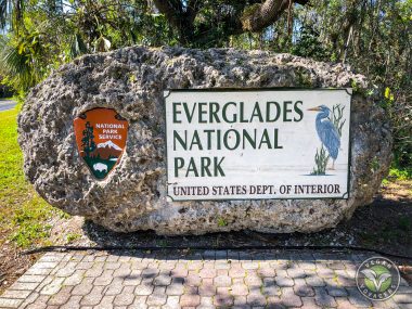 everglades-national-park-sign - Vegan Voyagers